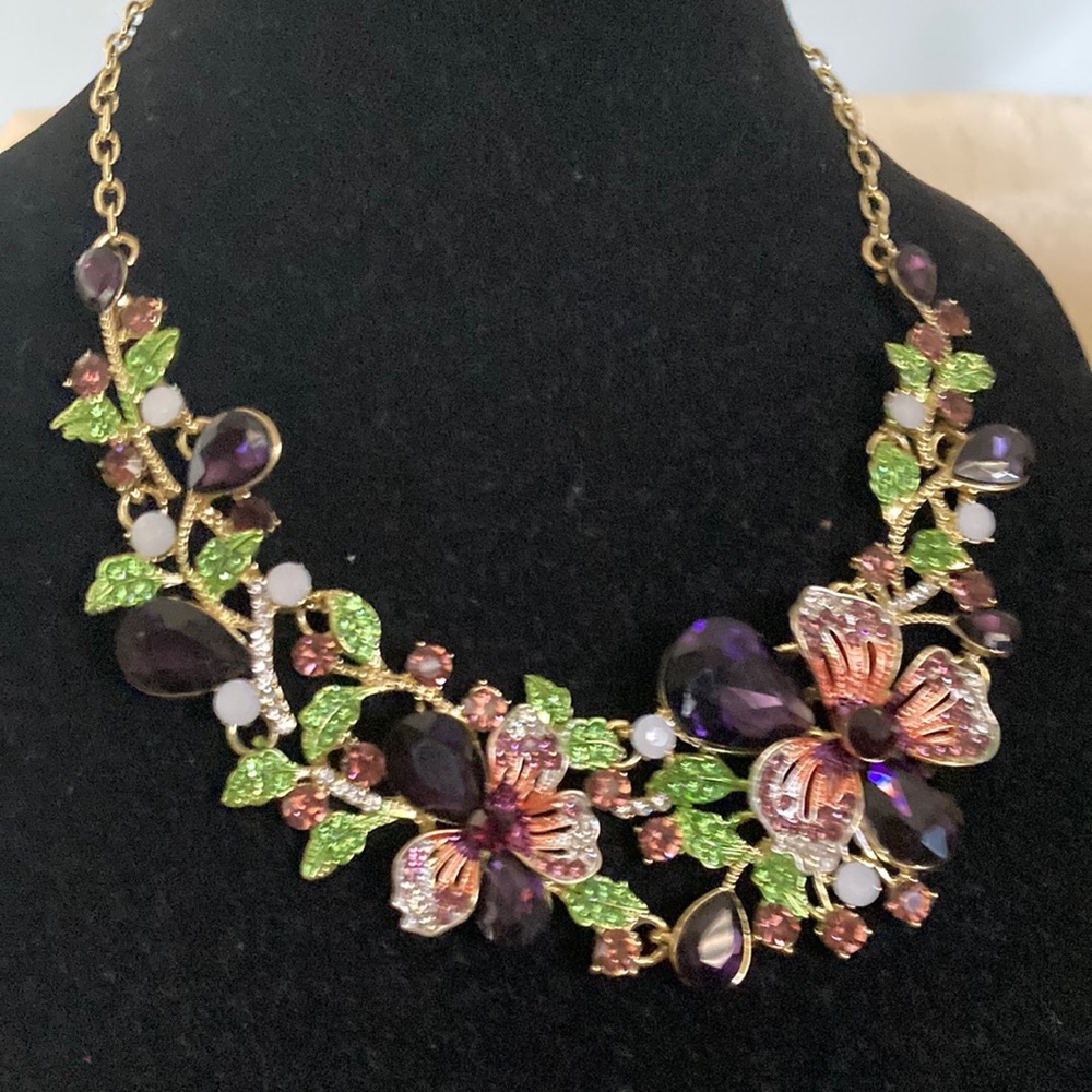 Elegant Floral Statement Necklace - Purple & Green